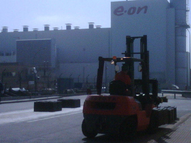 Instalación de báscula industrial por el equipo de Dastions